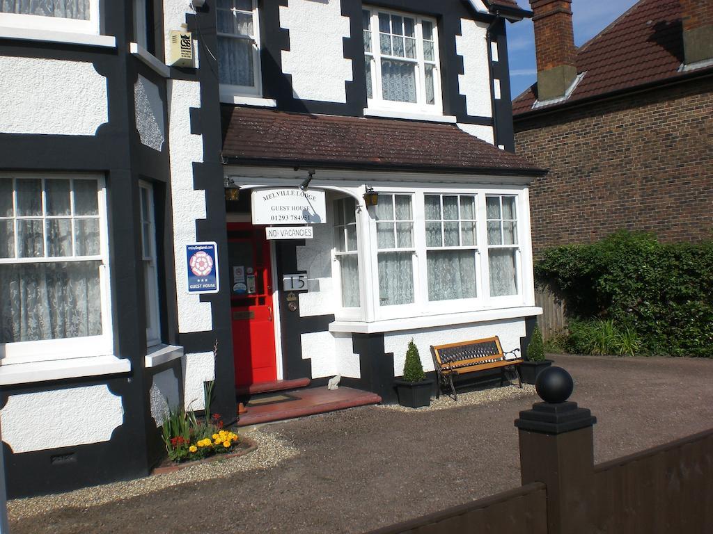Melville Lodge Gatwick Хорли Экстерьер фото