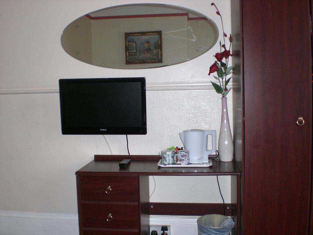 Melville Lodge Gatwick Хорли Номер фото