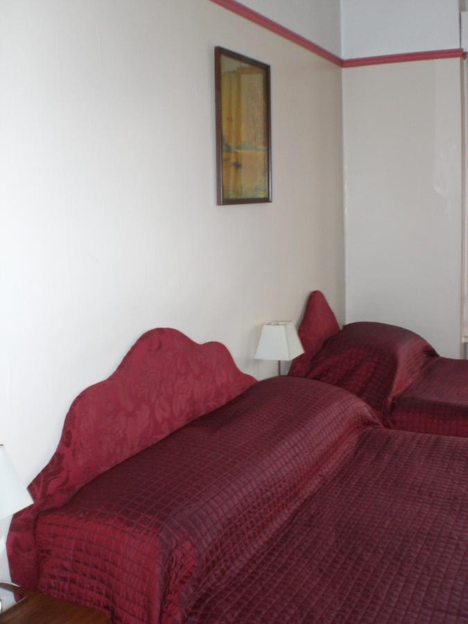Melville Lodge Gatwick Хорли Номер фото